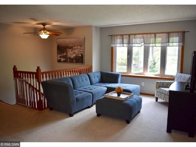 6201 Carleda Way, Inver Grove Heights, MN 55076