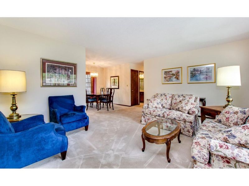 1760 Emerald Dr, New Brighton, MN 55112