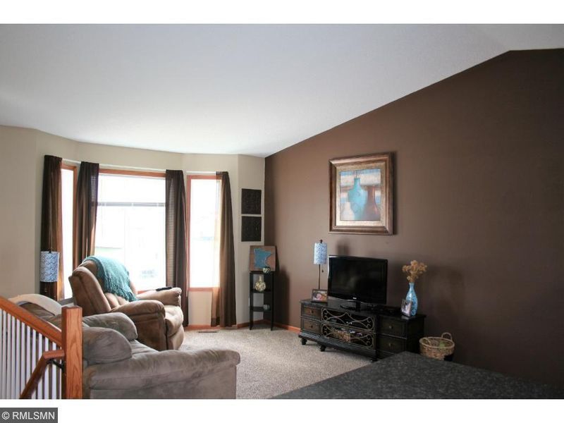 12982 Martin Dr, Becker, MN 55308