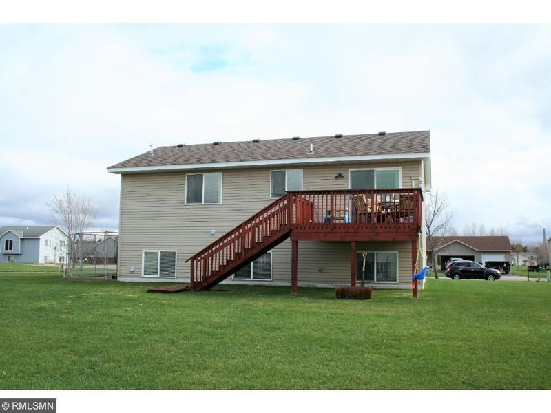 12982 Martin Dr, Becker, MN 55308