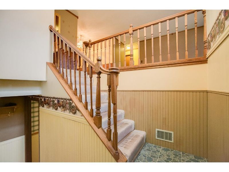 7046 19th St N, Oakdale, MN 55128