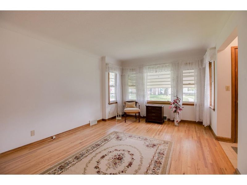 2125 Eleanor Ave, Saint Paul, MN 55116