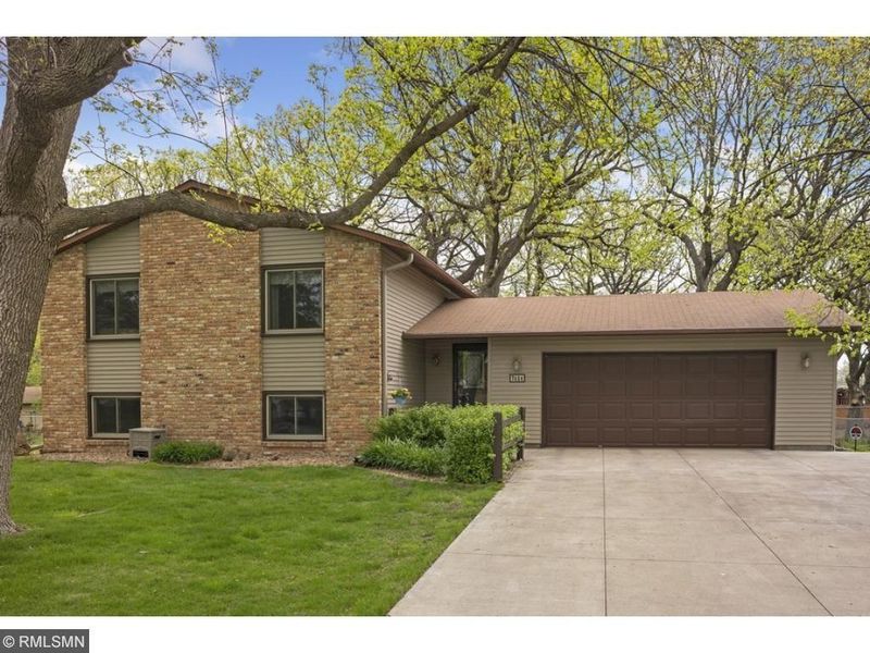 7424 Beard Ave N, Brooklyn Park, MN 55443