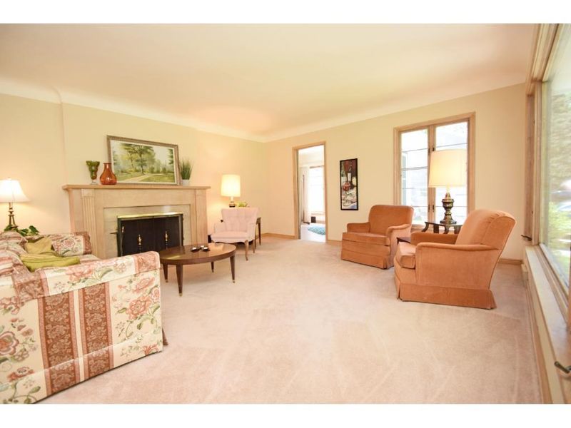 2320 York Ave N, Golden Valley, MN 55422