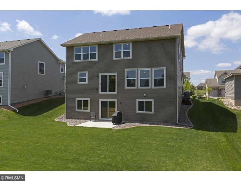 8835 Aspen Cir, Victoria, MN 55386