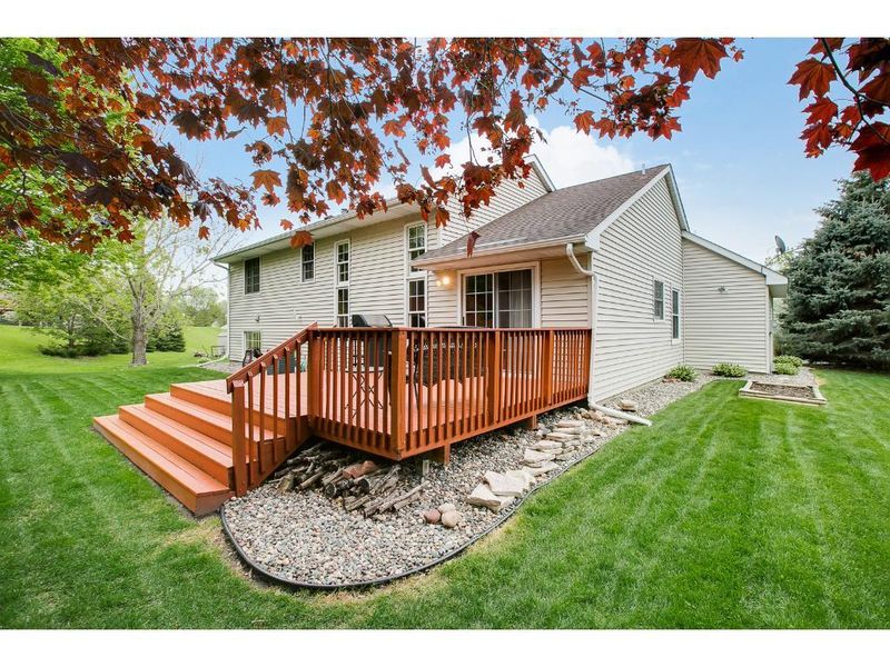 598 Eden Cir, Eagan, MN 55123