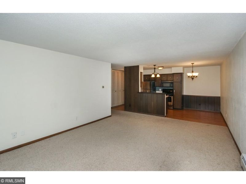 408 3rd St N #108, Stillwater, MN 55082