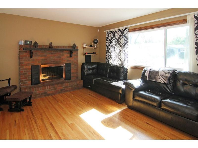 7908 Brunswick Ave N, Brooklyn Park, MN 55443