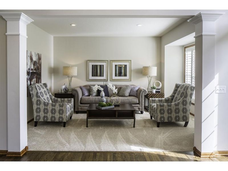 2444 Grey Eagle Dr, Woodbury, MN 55129
