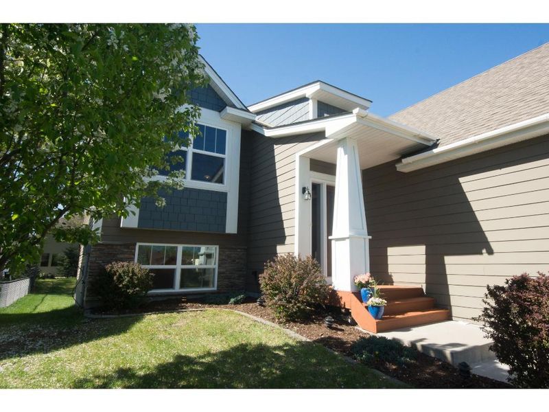 2072 119th Ave NE, Blaine, MN 55449