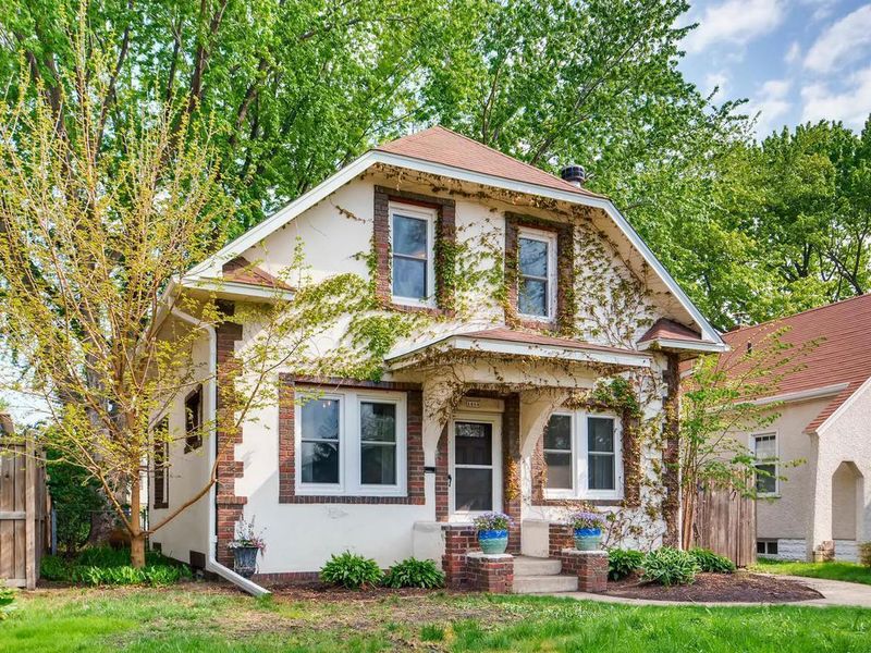 1689 Charles Ave, Saint Paul, MN 55104