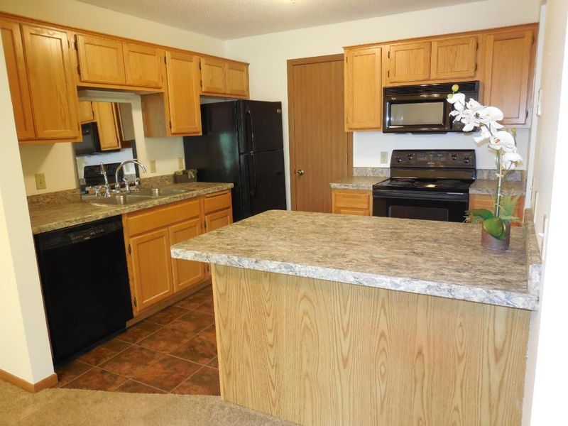 6264 Magda Dr #C, Maple Grove, MN 55369