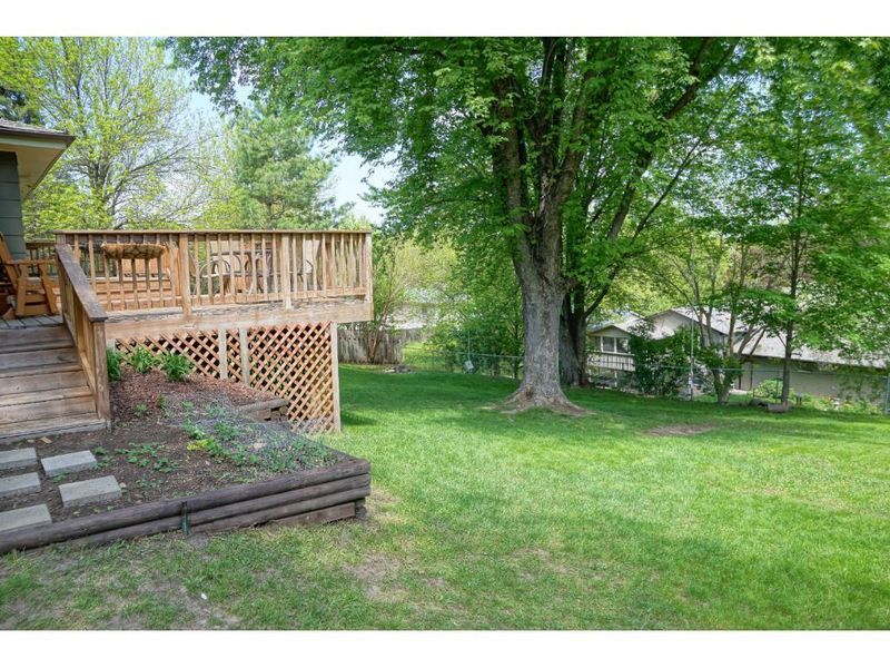 4276 Svensk Ln N, Eagan, MN 55123