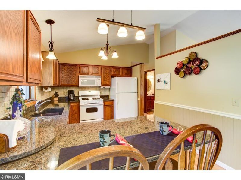 2240 Ide Ct, North Saint Paul, MN 55109