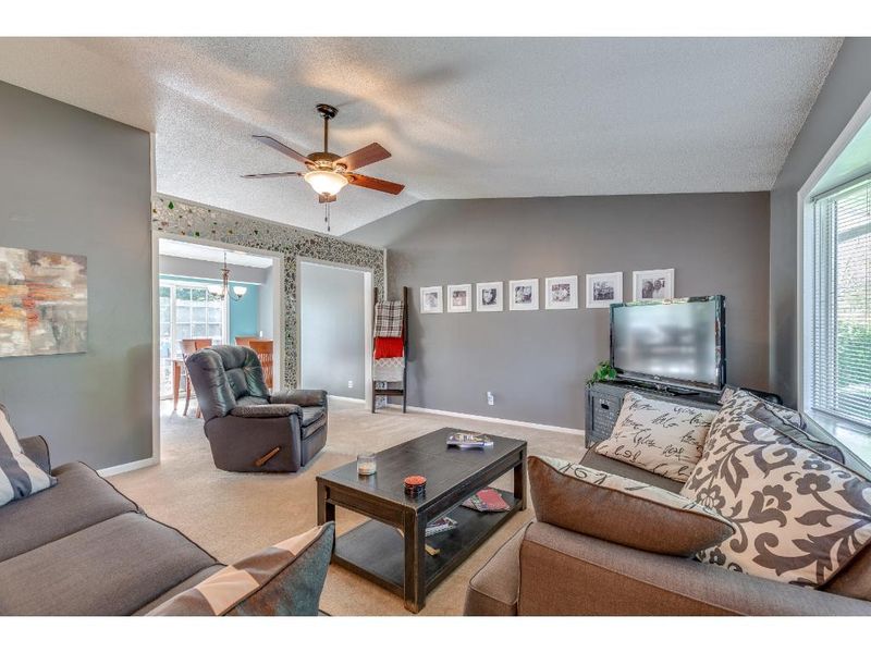 116 Canterbury Rd, Circle Pines, MN 55014