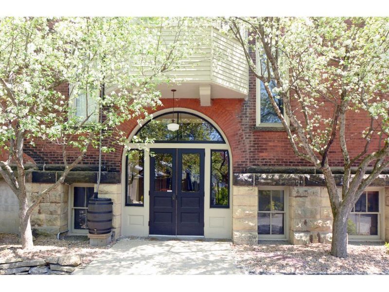 1018 1st St S #4, Stillwater, MN 55082