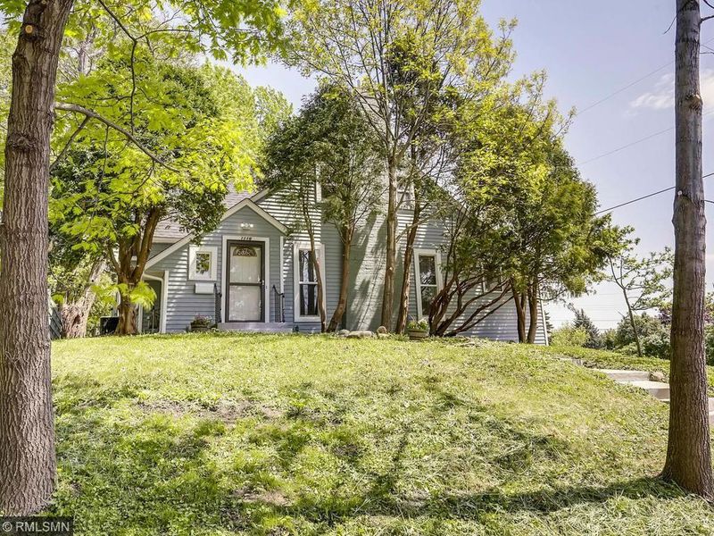 1116 Smith Ave S, West Saint Paul, MN 55118