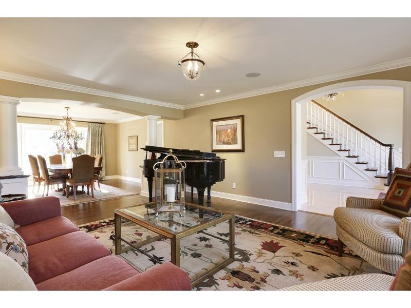 11405 Mount Curve Rd, Eden Prairie, MN 55347