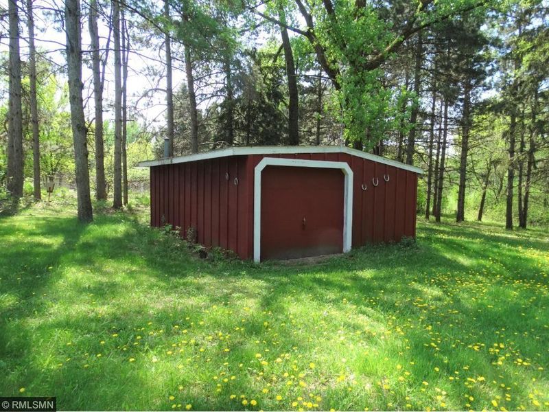 6055 Baldwin Lake Rd, Circle Pines, MN 55014