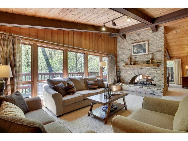 8014 Hidden Bay Trl N, Lake Elmo, MN 55042