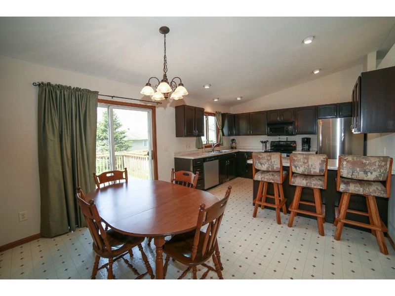 3534 Briarcrest Dr, Eau Claire, WI 54701