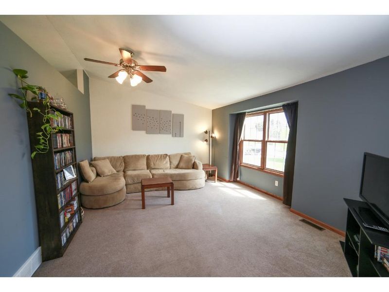 3534 Briarcrest Dr, Eau Claire, WI 54701