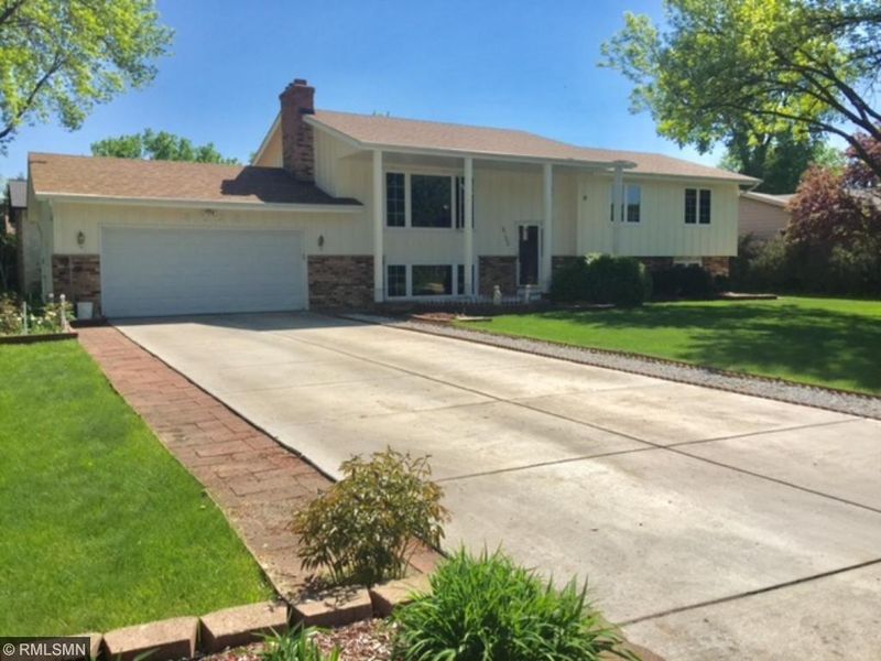 8025 Morgan Cir N, Brooklyn Park, MN 55444
