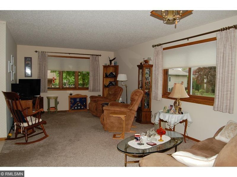 274 Johnson Ave NW, Cokato, MN 55321