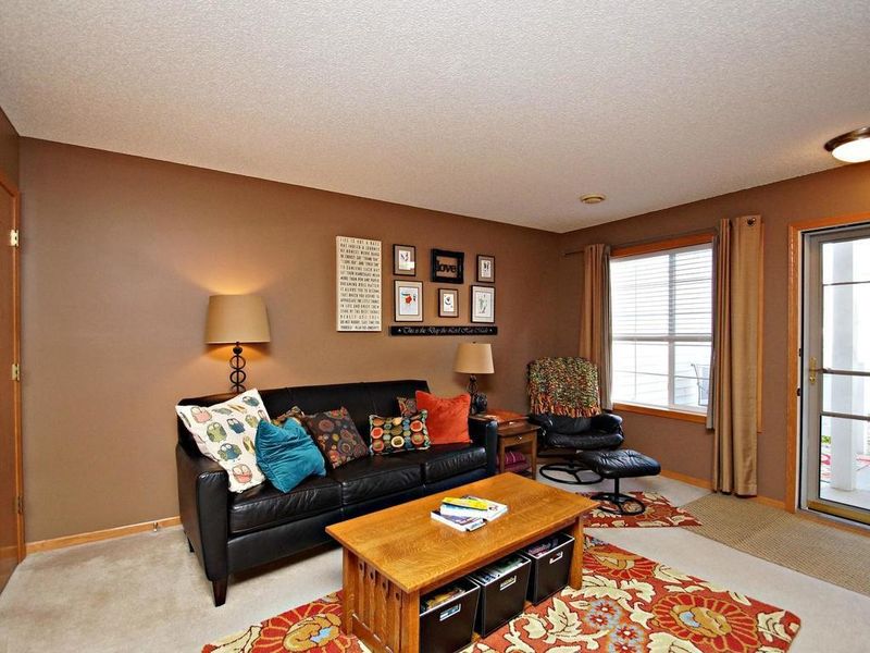 1317 Greenleaf Ln, Waconia, MN 55387