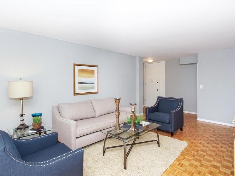 410 Groveland Ave #2004, Minneapolis, MN 55403