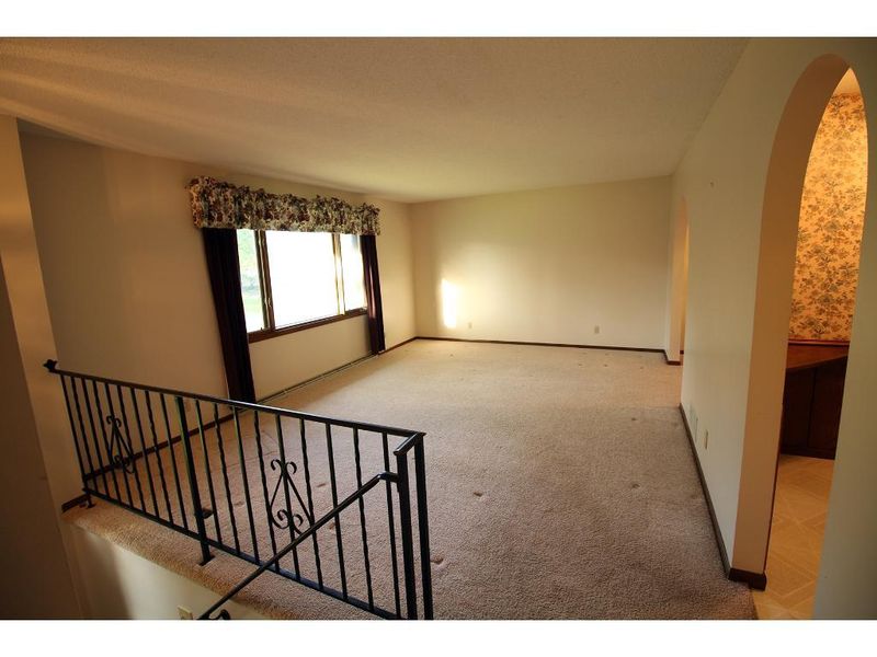 12 98th Ln NW, Coon Rapids, MN 55448