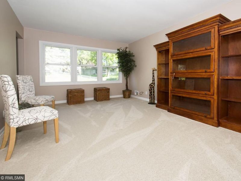 9708 Rich Curve, Bloomington, MN 55437