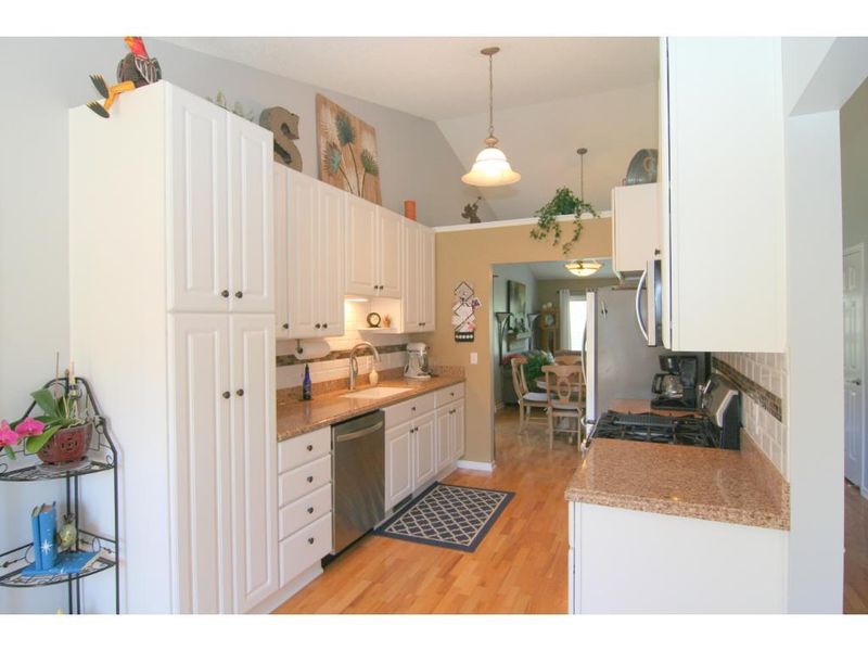 1406 Oriole Dr, Waconia, MN 55387