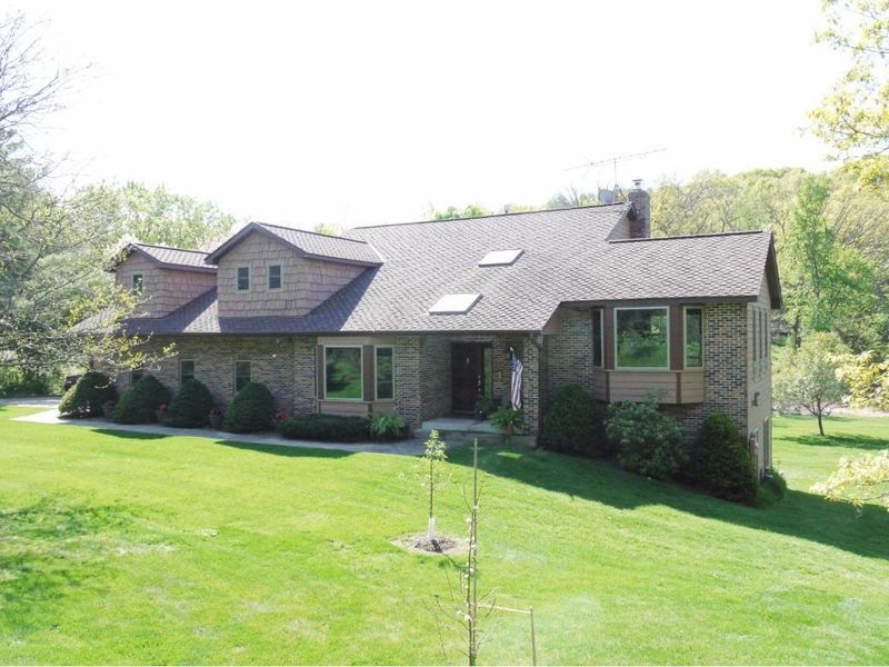 1010 102nd St E, Inver Grove Heights, MN 55077