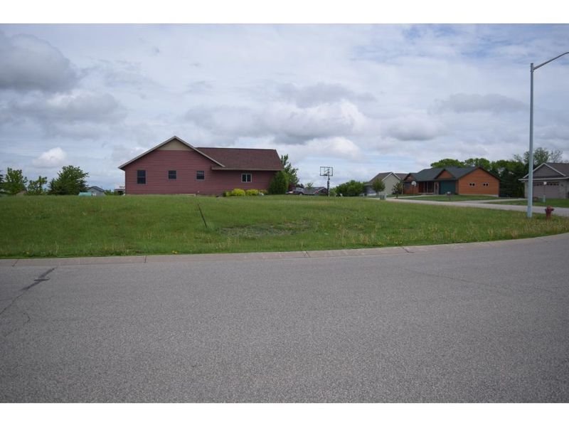 103 10th St, Goodhue, MN 55027