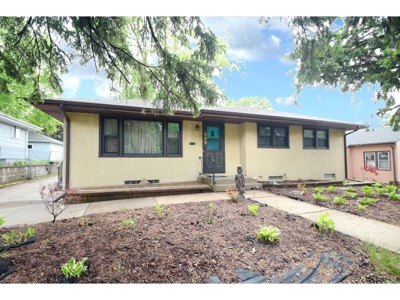 650 37th Ave NE, Minneapolis, MN 55421