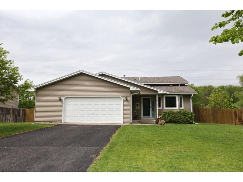 7119 Brian Dr, Hugo, MN 55038