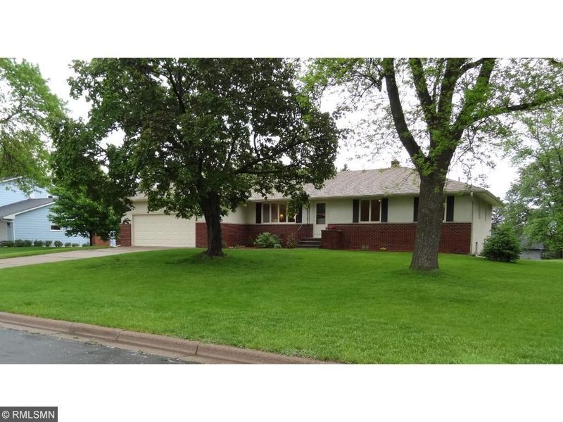 2048 Timmy St, Mendota Heights, MN 55120