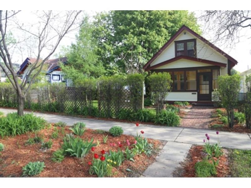 946 Lafond Ave, Saint Paul, MN 55104