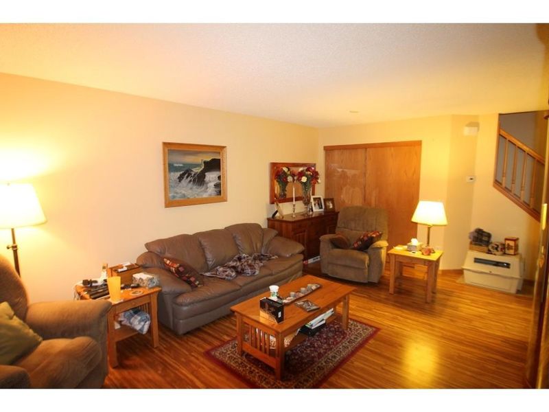 2784 Wagon Wheel Trl, Chaska, MN 55318