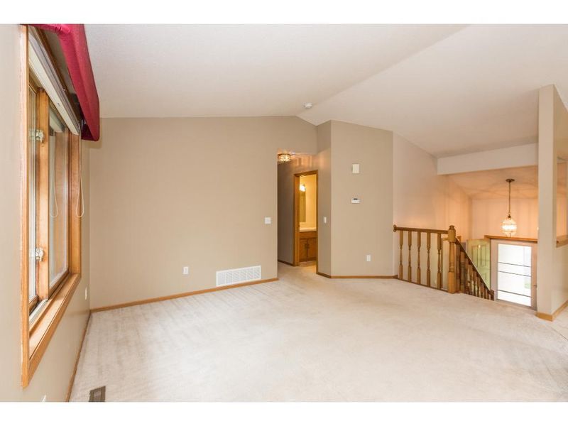 925 5th Ave SW, Forest Lake, MN 55025