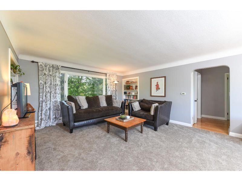 2160 Day Rd N, Maplewood, MN 55109
