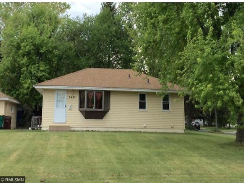 6437 Scott Ave N, Brooklyn Center, MN 55429