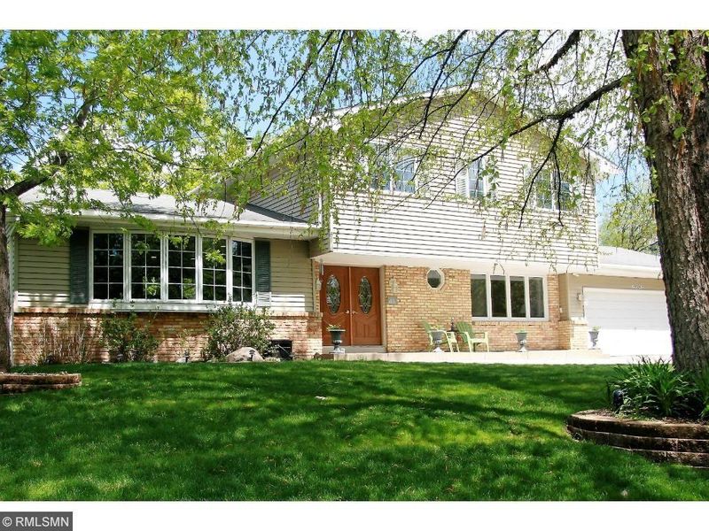 10024 Oxborough Rd, Bloomington, MN 55437