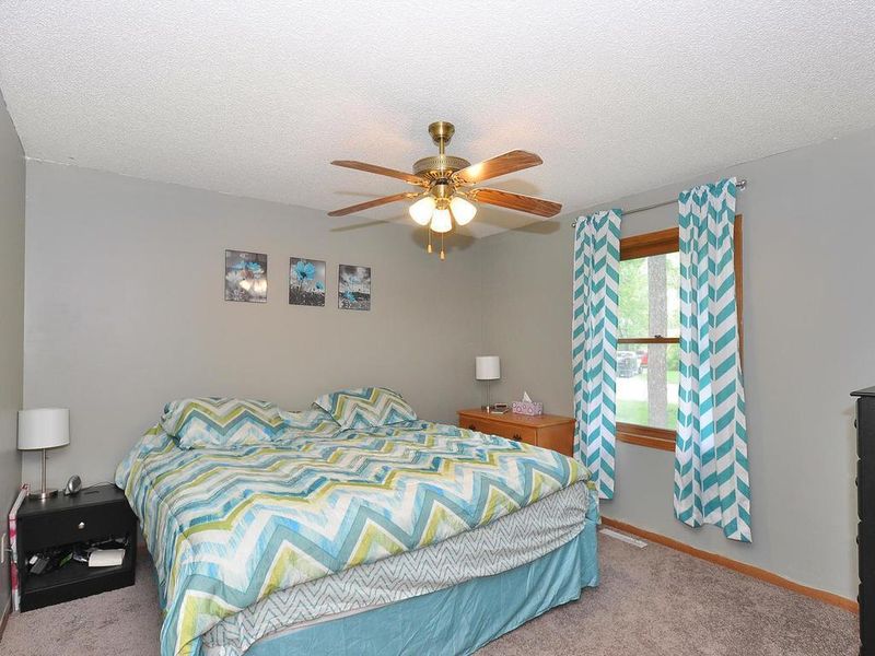 1227 11th Ave N, Princeton, MN 55371