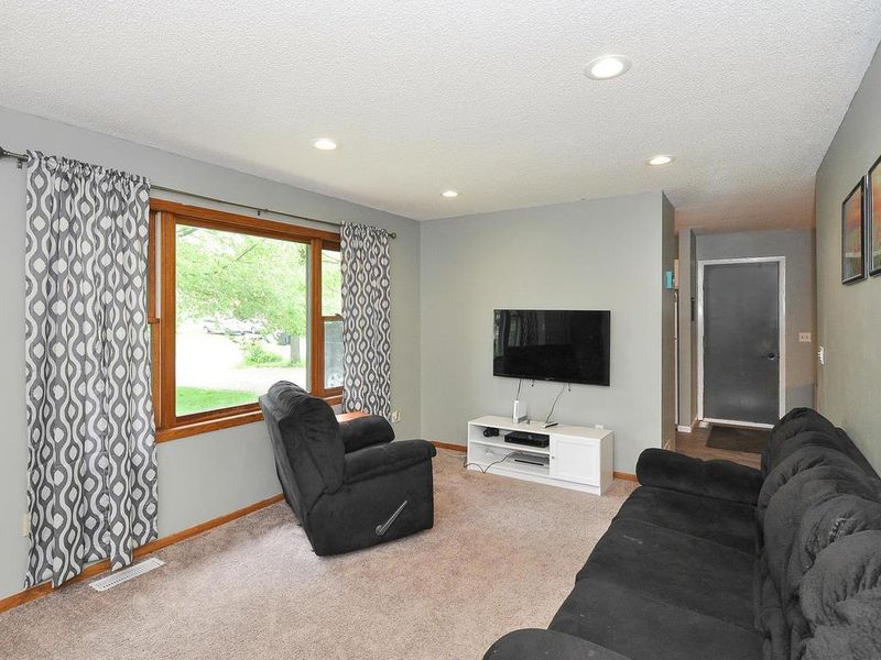 1227 11th Ave N, Princeton, MN 55371