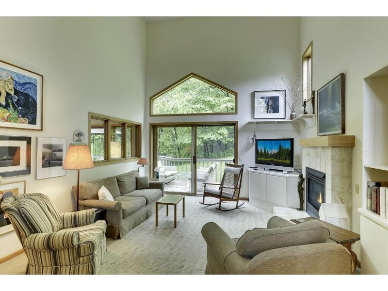 1800 Essex Rd, Minnetonka, MN 55305