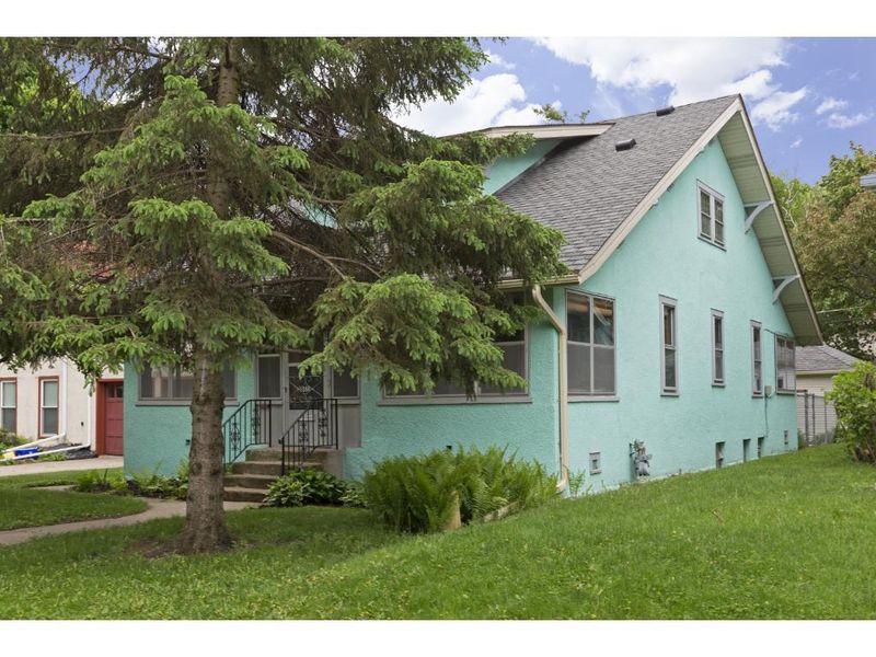 1086 Orange Ave E, Saint Paul, MN 55106
