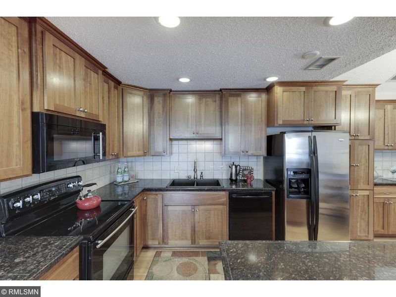 7200 Cahill Rd #300, Edina, MN 55439