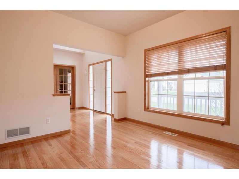 14087 Flintwood Way, Apple Valley, MN 55124